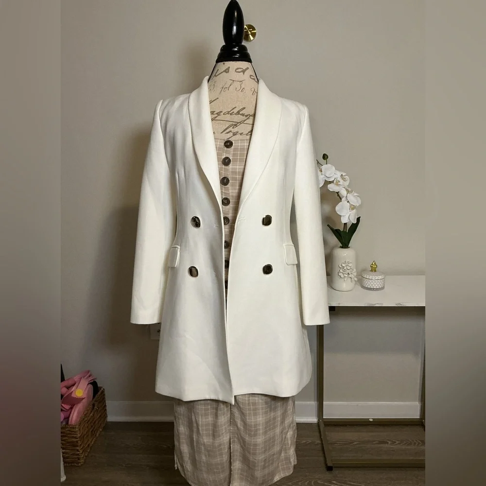 Zara Elegant White Double-Breasted Women's Coat - Picture 2 of 8